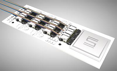 放置在键盘上的NovaRay尺寸比较